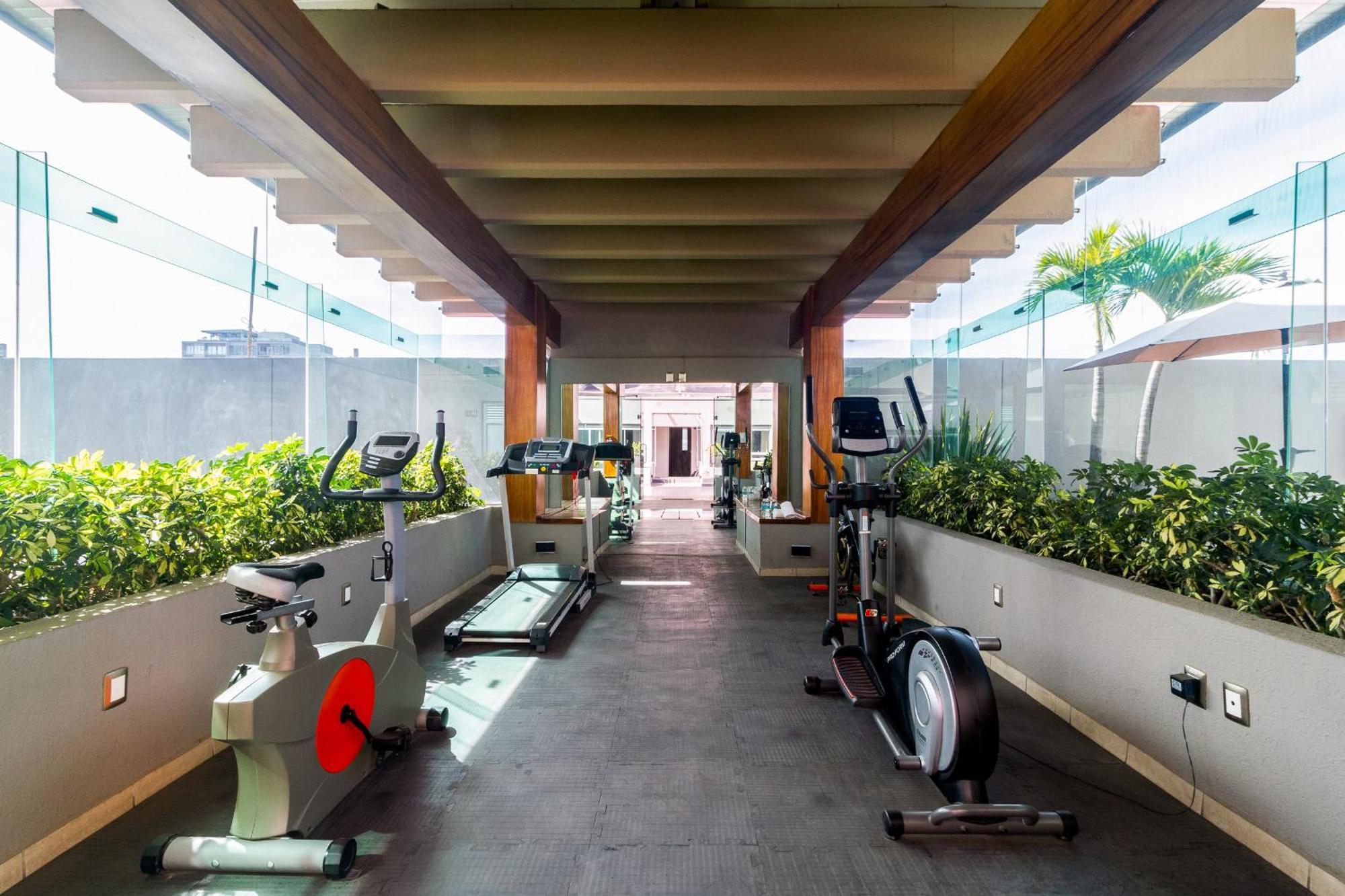 Meson Ejecutivo Guadalajara Minerva - Av Mexico Exterior foto