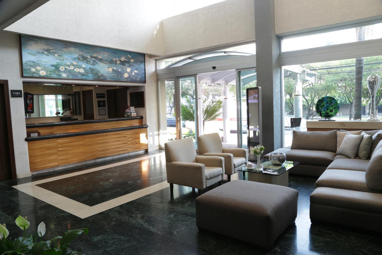 Meson Ejecutivo Guadalajara Minerva - Av Mexico Exterior foto